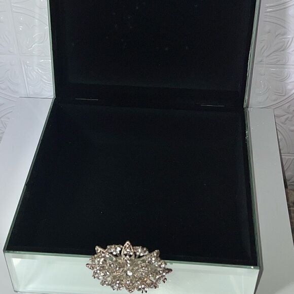 American Atelier Glass Jewelry Keepsake Box - Picture 6 of 6